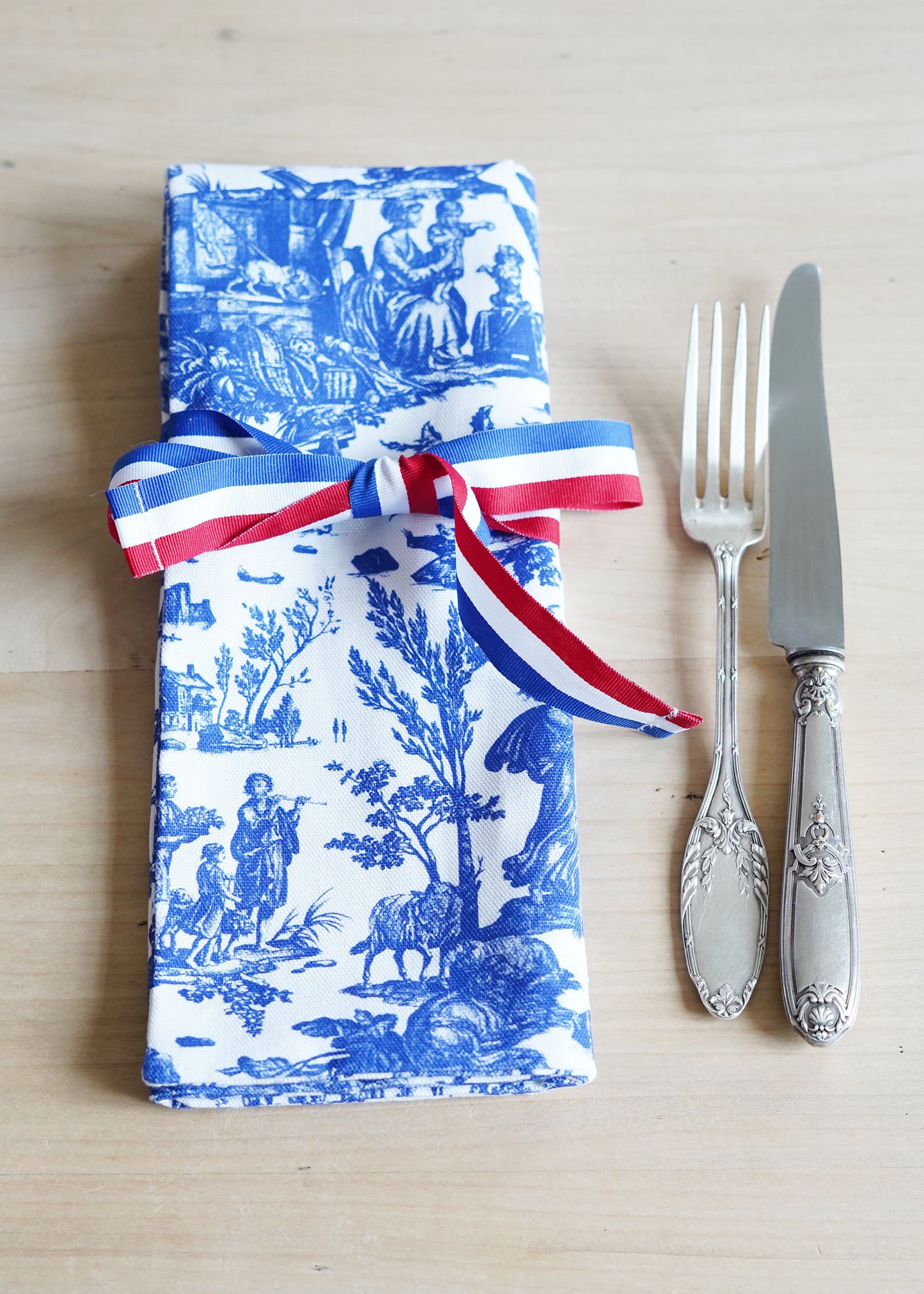 Toile de Jouy Silverware Carrier